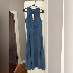 Chic Sleeveless Maxi Dress in Blue